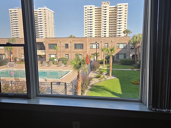 5th image of 10100 Lake Shore Dr