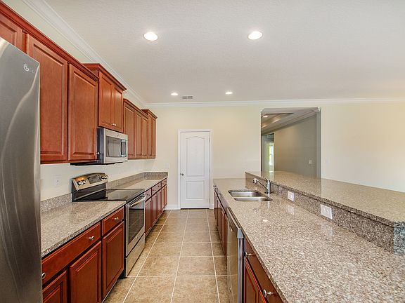2nd image of 100 Blanco Dr