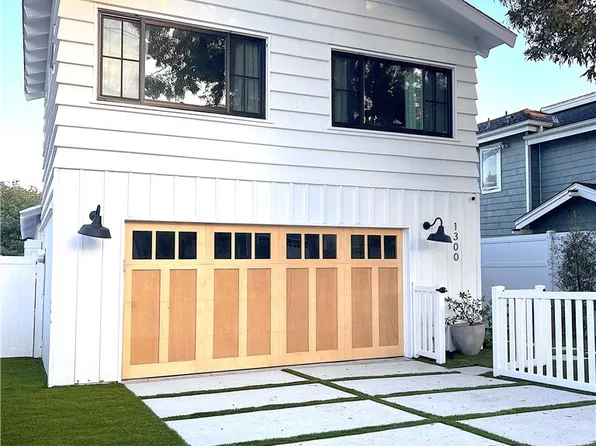 1300 Walnut Ave, Manhattan Beach, CA 90266