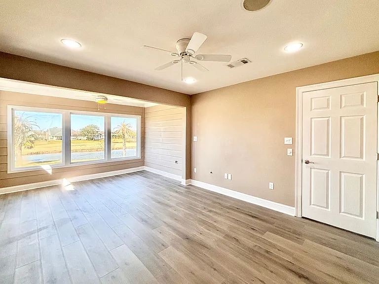 6181 Royal Palms Dr — Photo 13