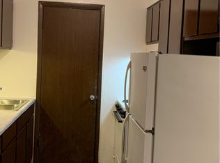 2010 10th St APT 201, Waukegan, IL 60085