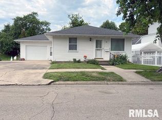 60 N Avenue B, Canton, IL 61520