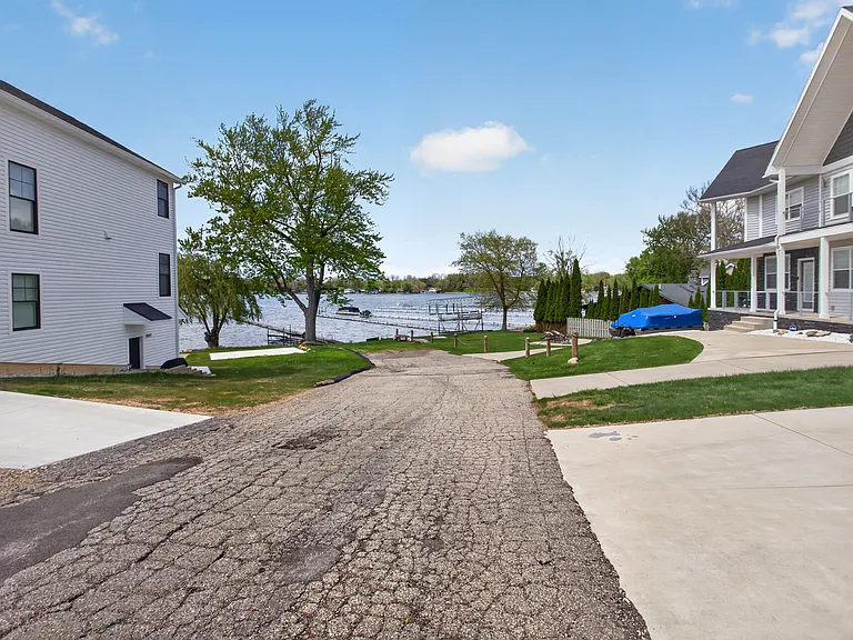 2759 Almeda Ct — Photo 17