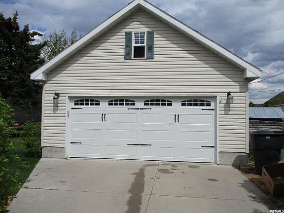 4th image of 372 N 5th St