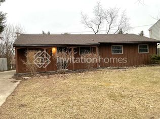 141 Queenswood Rd, Bolingbrook, IL 60440