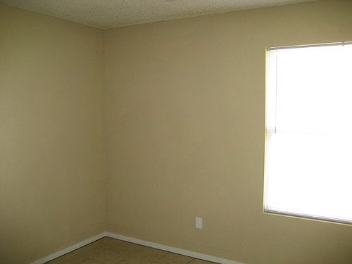 5th image of 817 SE 11th St APT 12