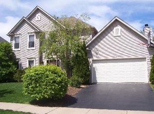 2798 Kendridge Ln, Aurora, IL 60502