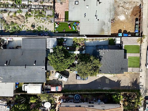 4th image of 2743-2745 Ridgeway Dr