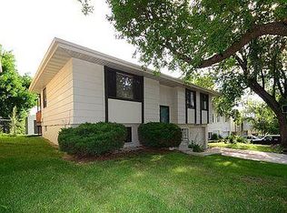 13022 Browne Cir, Omaha, NE 68164