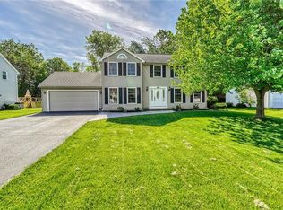 686 Brookeville Dr, Webster, NY 14580