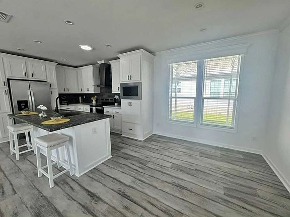 5th image of 3034 SW 108th Pl #169B