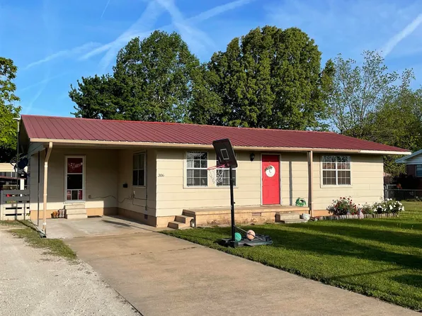 306 S Jackson St, Hoxie, AR 72433