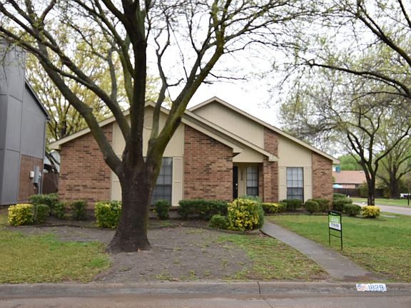 2nd image of 1829 Creekside Ct