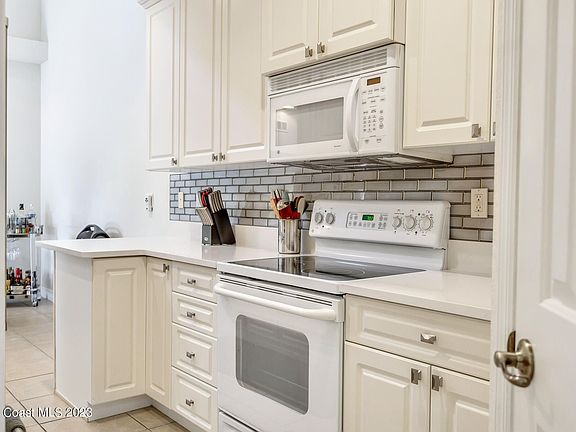 5th image of 804 King Neptune Ln #3