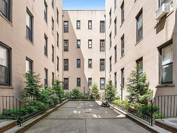 5th image of 2738 E 19th St APT A7