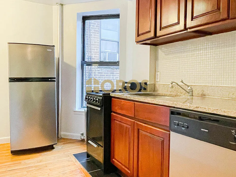 533 E 5th St #14