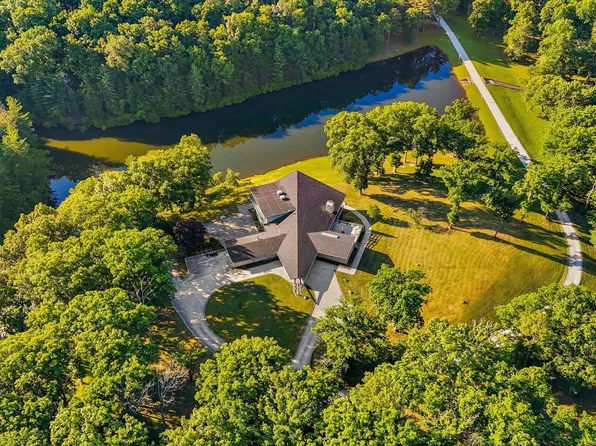 1527 Terry Rd, Oneida, TN 37841