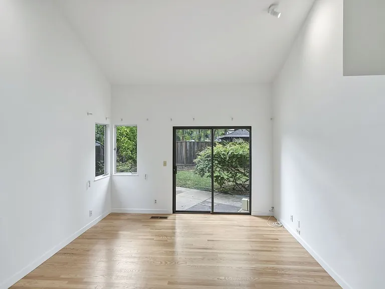 1537 Dana Ave — Photo 23