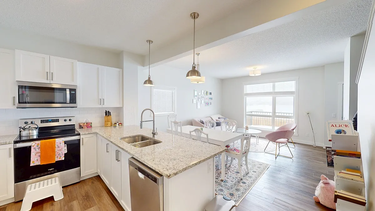 Building Photo - 50 Walden Ln SE