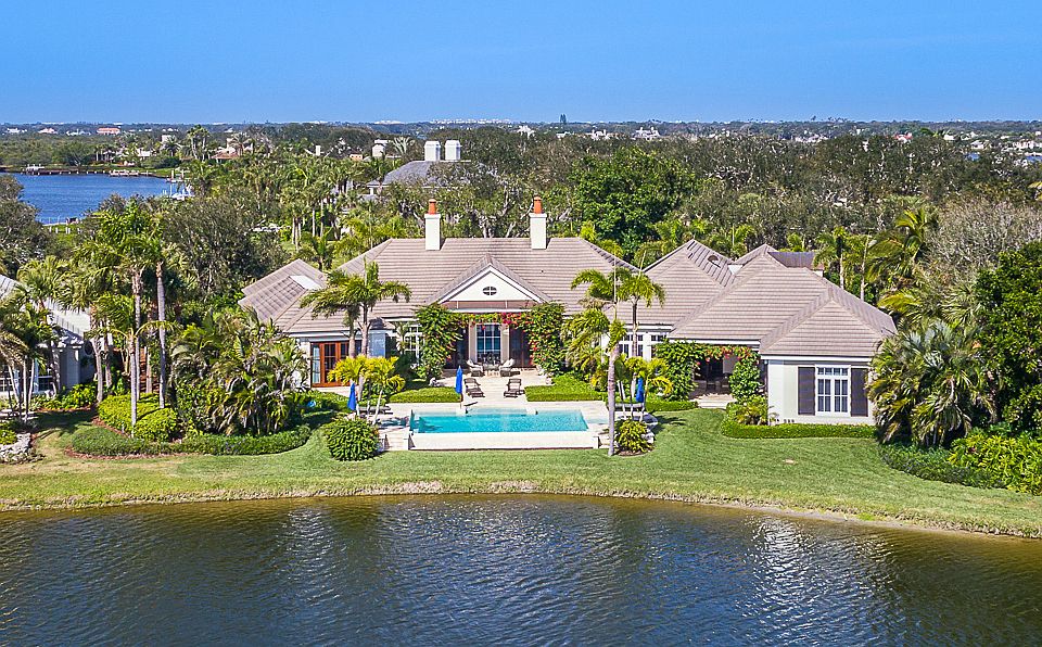 1st image of 205 Waxmyrtle Way