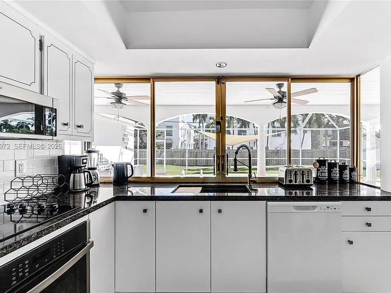816 Polk St — Photo 15