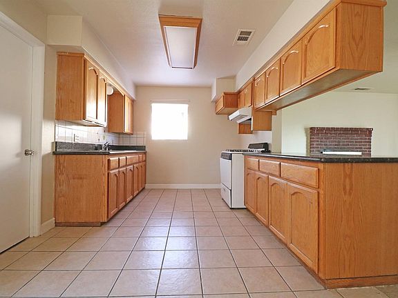 5th image of 1276 N Linnell Ave