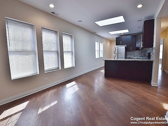 2nd image of 5842 N Artesian Ave #2