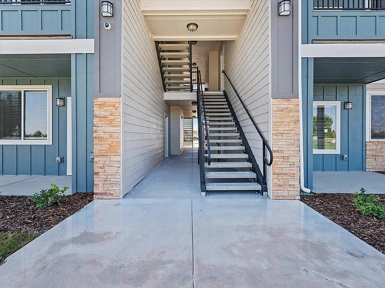 The Summit Apartments — Photo 96