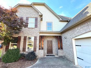 8 Maple Tree Ln SW, Huntsville, AL 35824