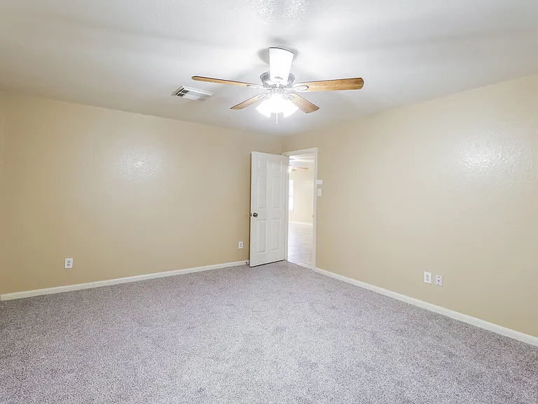 15515 Waverly Dr — Photo 10