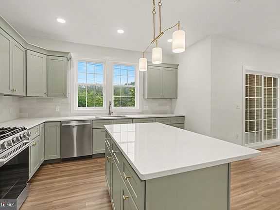 4th image of 1152 Oyster Mill Rd #B