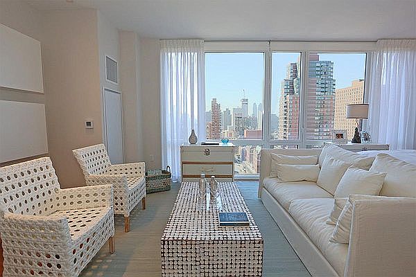 1st image of 160 W 62nd St APT 6B