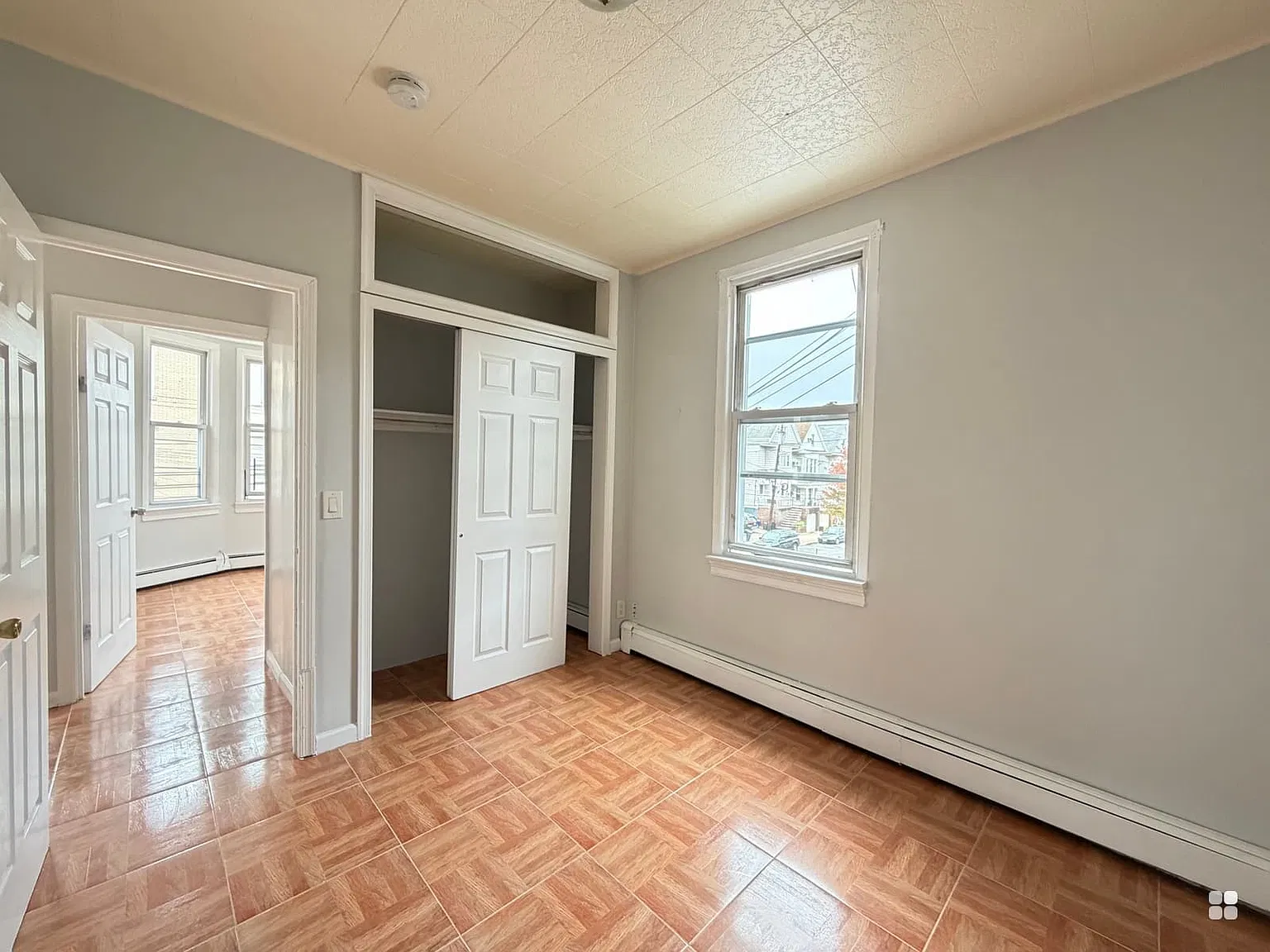 675 John F Kennedy Blvd — Photo 4