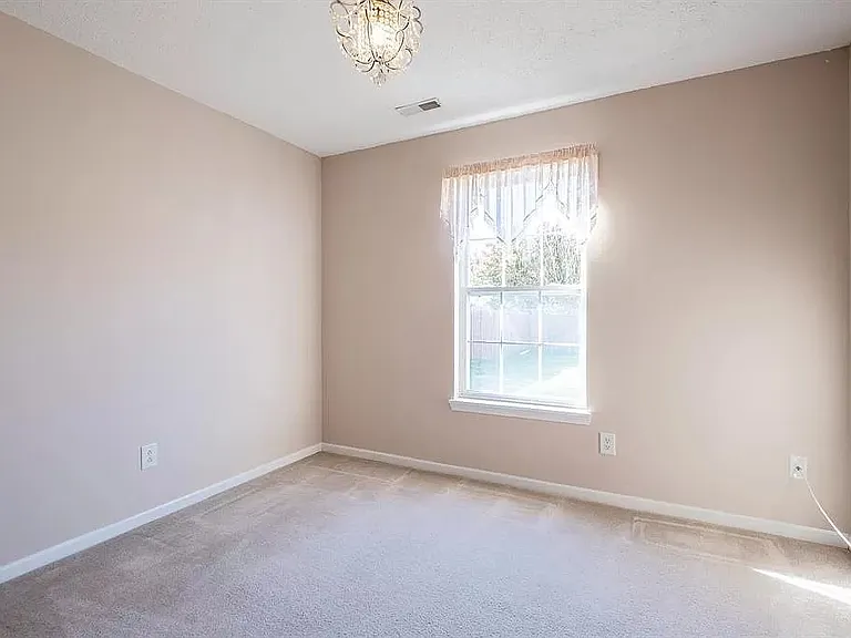 3024 Rolling Hill Dr — Photo 10