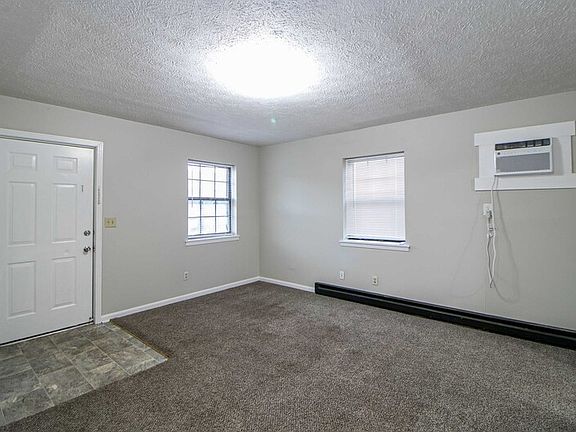 5th image of 404-17 Thompsonville Ln
