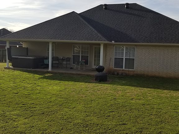 2nd image of 501 Shady Acres Ln