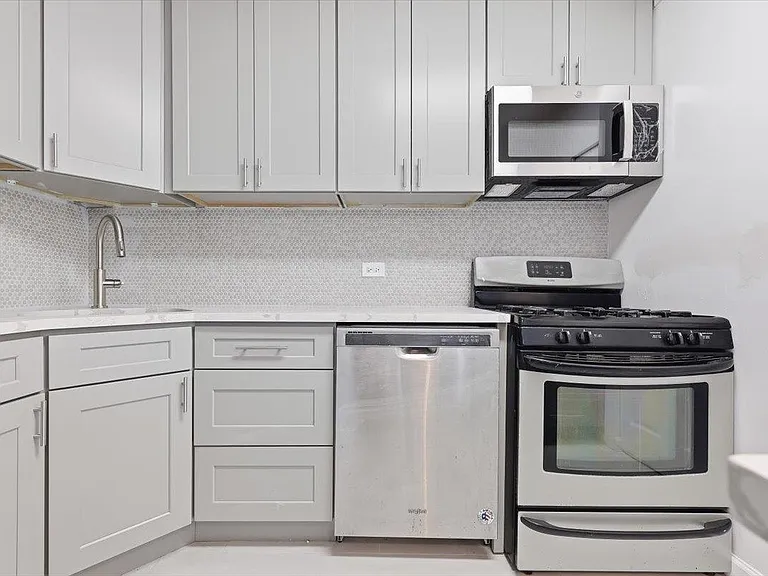 45 River Dr S #609 — Photo 1