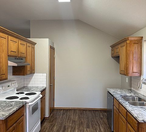 5th image of 2709 SE 91st St