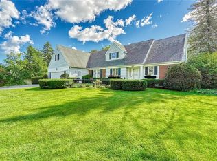 612 Bending Bough Dr, Webster, NY 14580