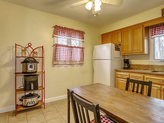 3rd image of 176 Trotta Dr
