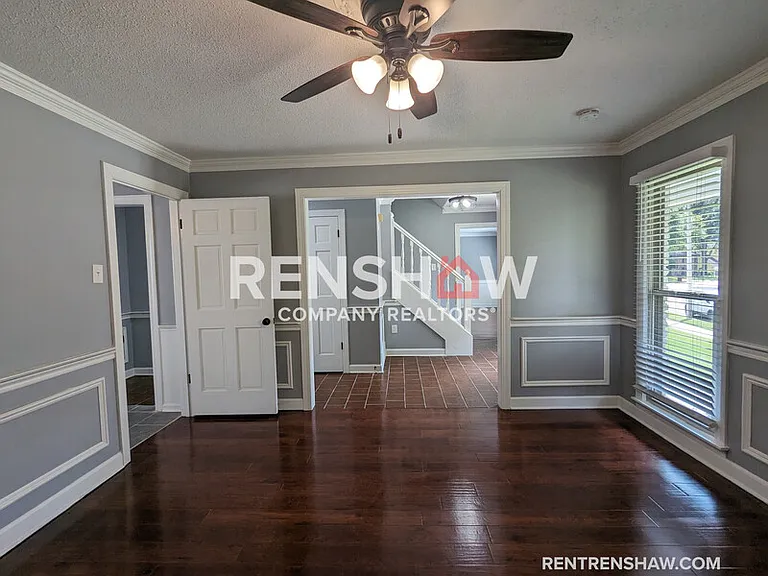 8161 Effingham Dr — Photo 5