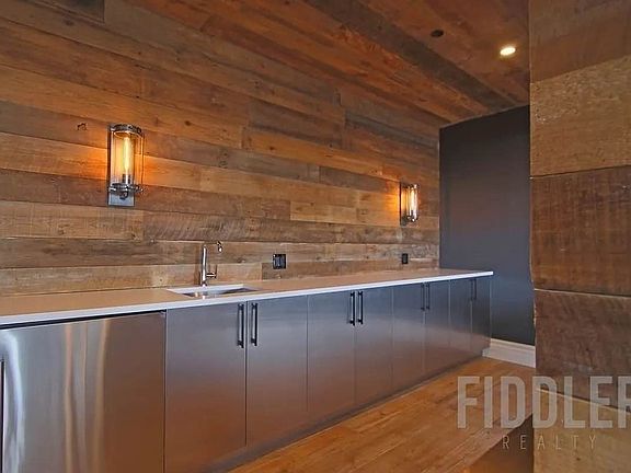 5th image of 26 West St APT 6