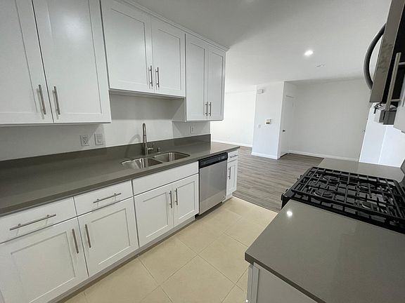 3rd image of 3760 Midvale Ave APT 101