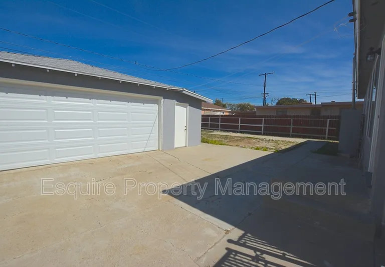391 Harvard St — Photo 14