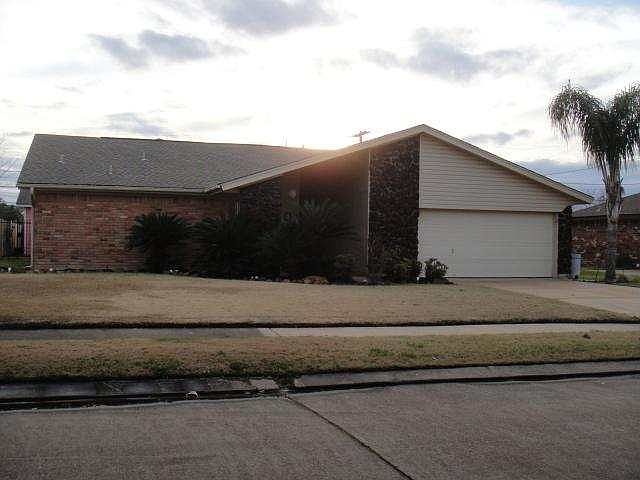 1st image of 673 Birchwood Dr