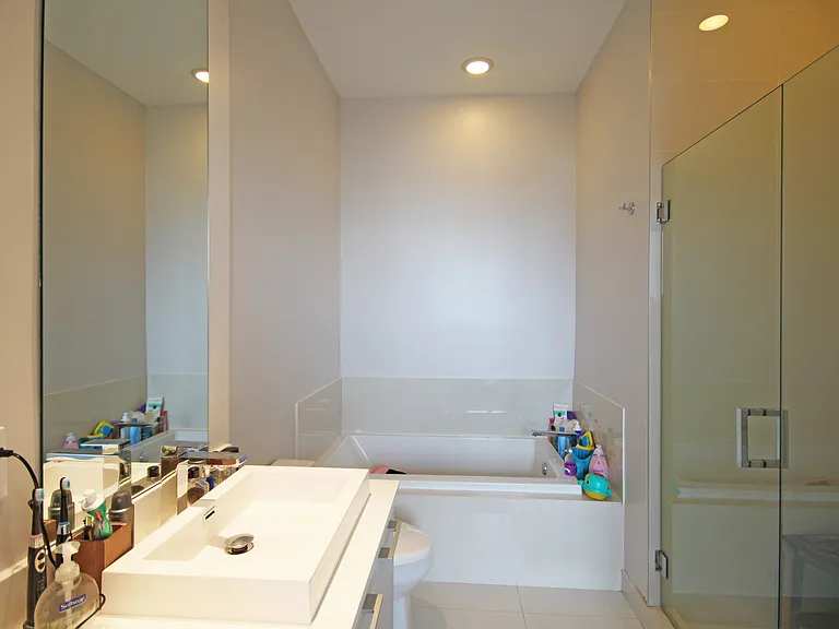 45 SW 9th St #4608 — Photo 12