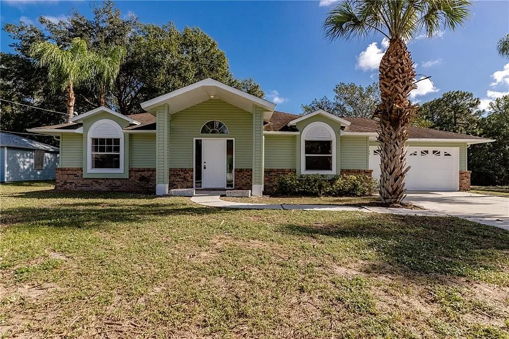 3 bed, 2.0 bath, 1389 sqft, $2,000 — Photo 1