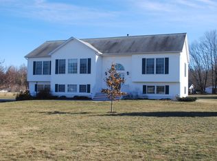 14 Glen Ridge Rd, Red Hook, NY 12571