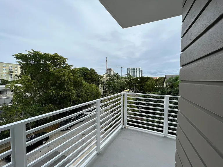 1938 Jackson St #201 — Photo 4