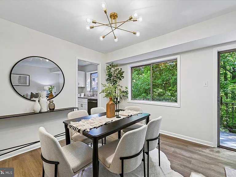 10648 Montrose Ave #M-103 — Photo 7